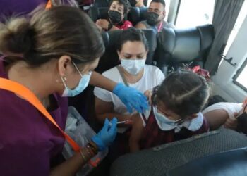 Gobierno de NLD lanza convocatoria para vacunar contra el COVID-19 para niños